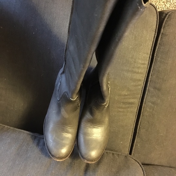 FRYE sz 8 - Picture 4 of 5